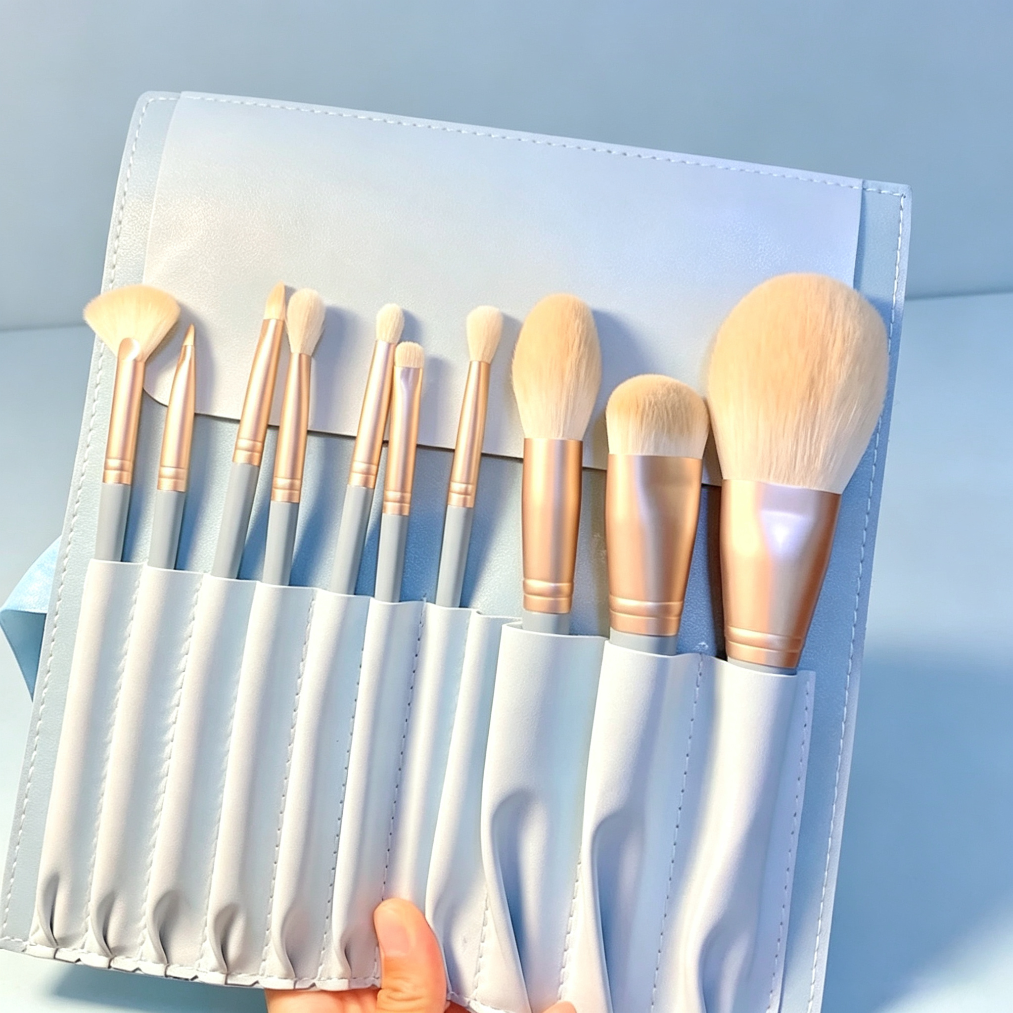 10-Piece Portable Makeup Brush Set – Gray Handle + Gold Ferrule, Includes Powder, Blush, Eyeshadow, Highlighter, Contour & Foundation Brushes, Comes with Storage Bag
