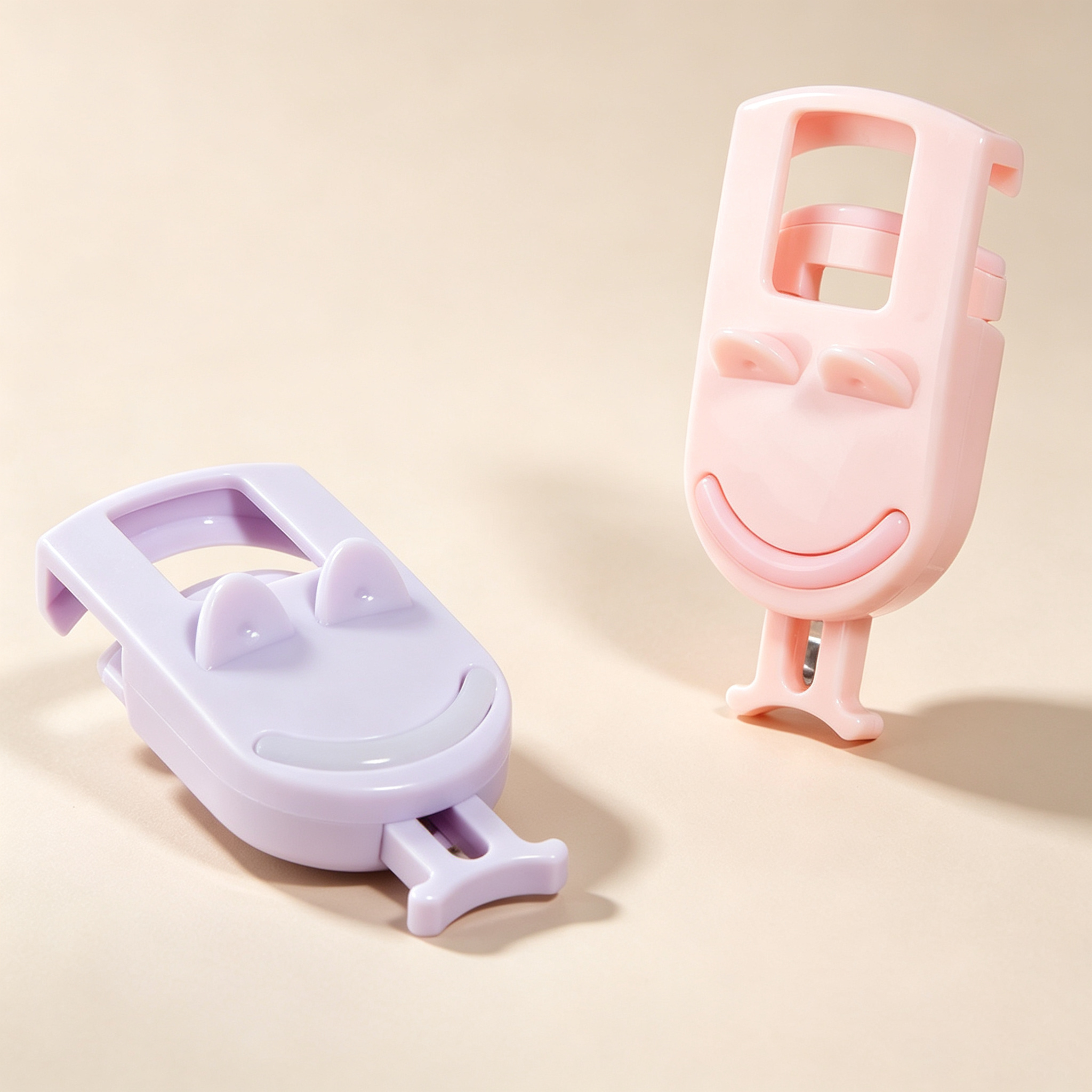 Smiley Face Portable Eyelash Curler – ABS Plastic + Silicone Pad, Mini Press-Type Curler for Beginners/Travel/Local Styling, Multiple Colors Available